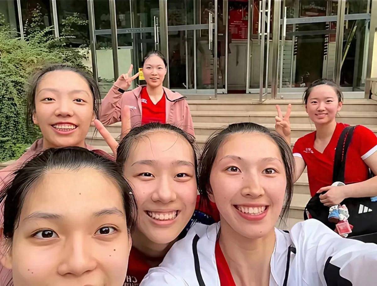 塔图姆回归首秀大放异彩，中国女排主场球迷高呼名字-爱游戏APP